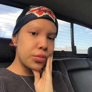 Meet your Posher, Sia